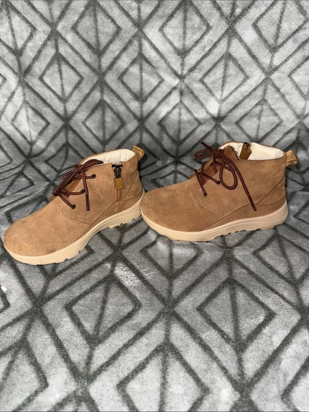 Boys Casual Suede UGG Boots in Tan